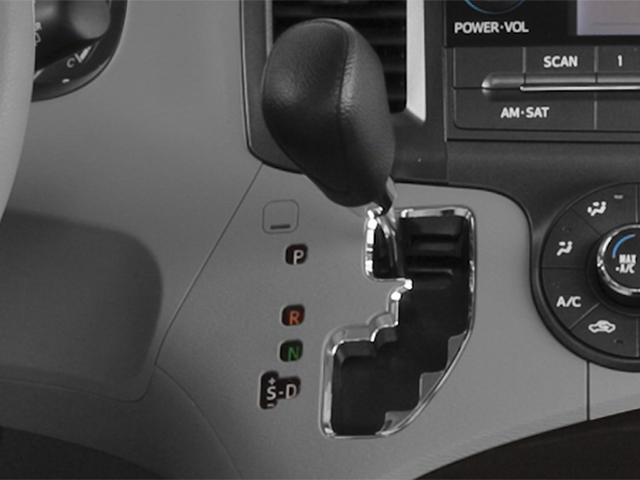 2014 Toyota Sienna LE 8 Passenger