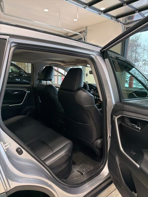 2022 Toyota RAV4 Hybrid XLE Premium