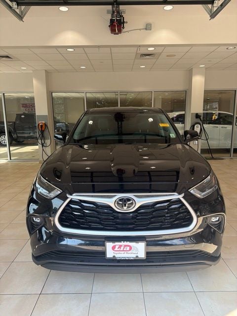 2021 Toyota Highlander LE