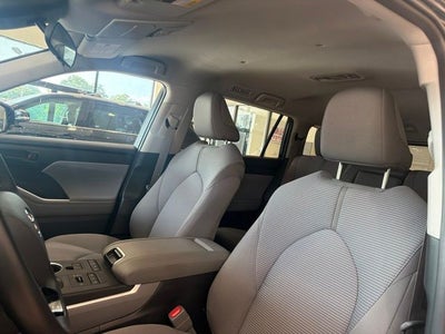 2021 Toyota Highlander LE