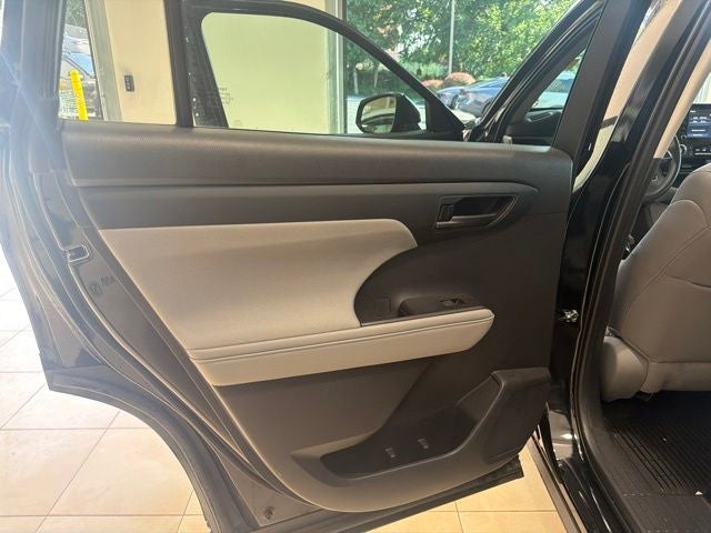2021 Toyota Highlander LE