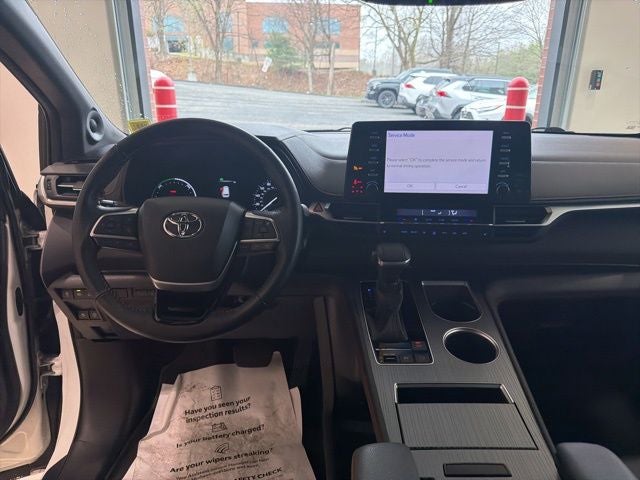 2021 Toyota Sienna XSE 7 Passenger