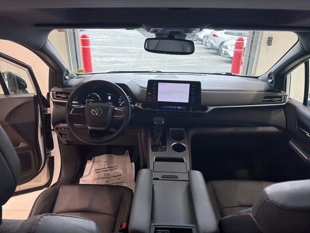 2021 Toyota Sienna XSE 7 Passenger