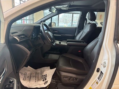 2021 Toyota Sienna XSE 7 Passenger