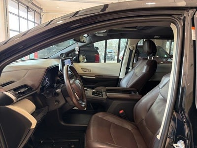 2023 Toyota Sienna Platinum 7 Passenger