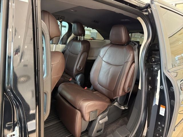 2023 Toyota Sienna Platinum 7 Passenger