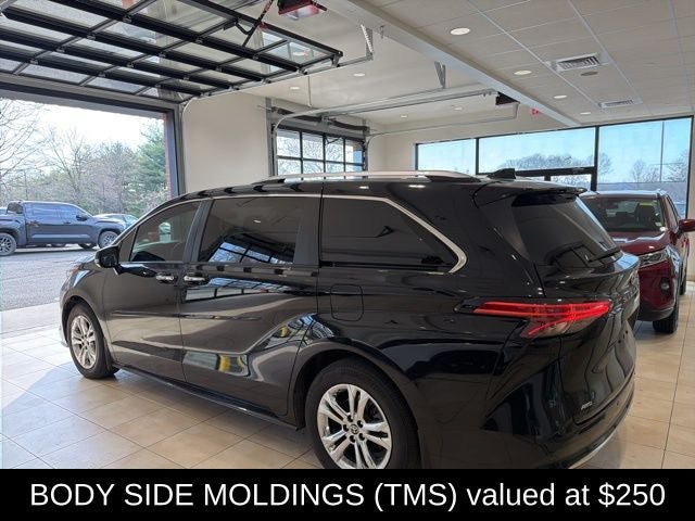 2023 Toyota Sienna Platinum 7 Passenger