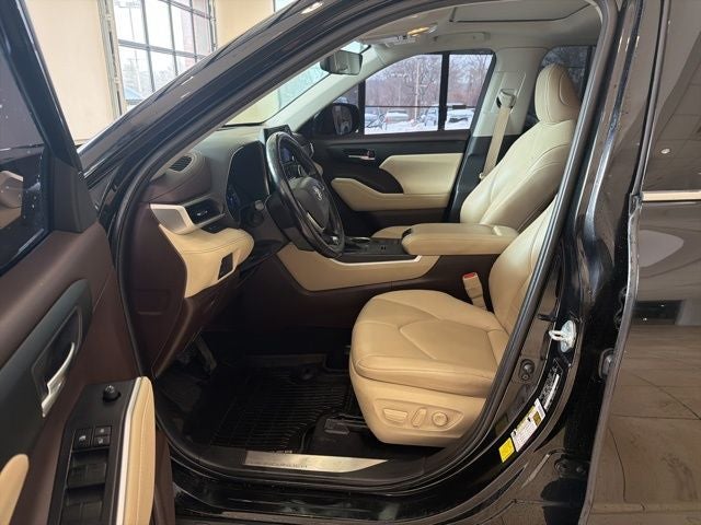 2021 Toyota Highlander Hybrid XLE