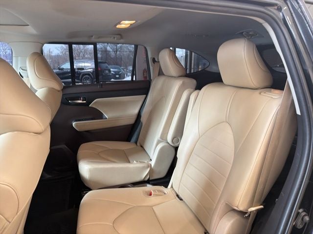 2021 Toyota Highlander Hybrid XLE