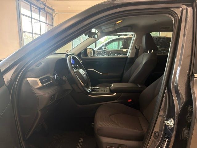 2025 Toyota Highlander LE