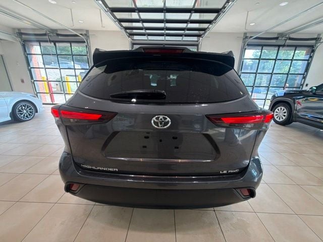 2025 Toyota Highlander LE