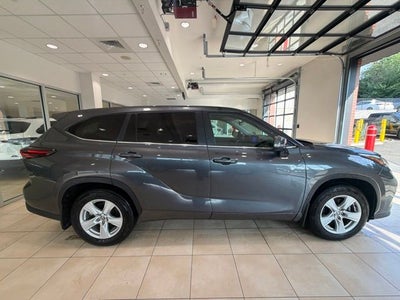 2025 Toyota Highlander LE