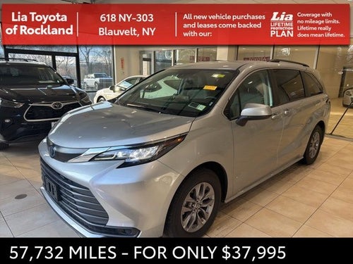 2023 Toyota Sienna LE 8 Passenger