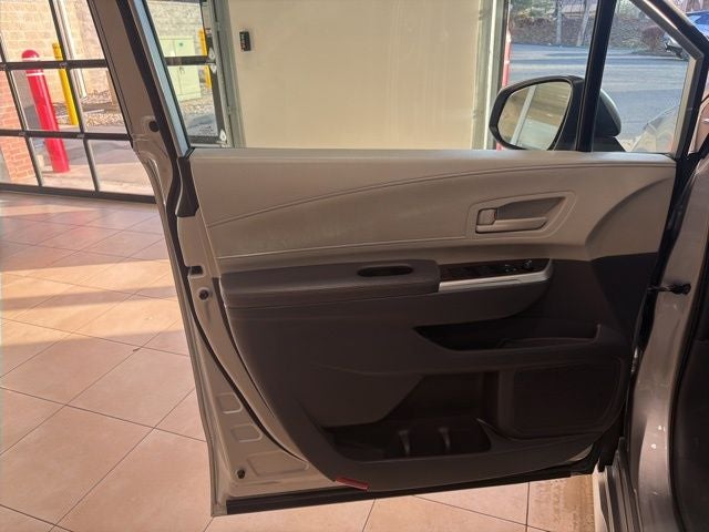 2023 Toyota Sienna LE 8 Passenger