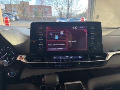 2023 Toyota Sienna LE 8 Passenger