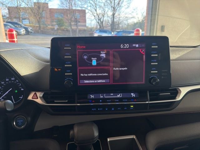 2023 Toyota Sienna LE 8 Passenger