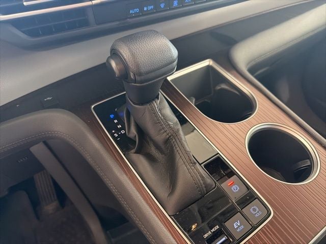 2023 Toyota Sienna LE 8 Passenger