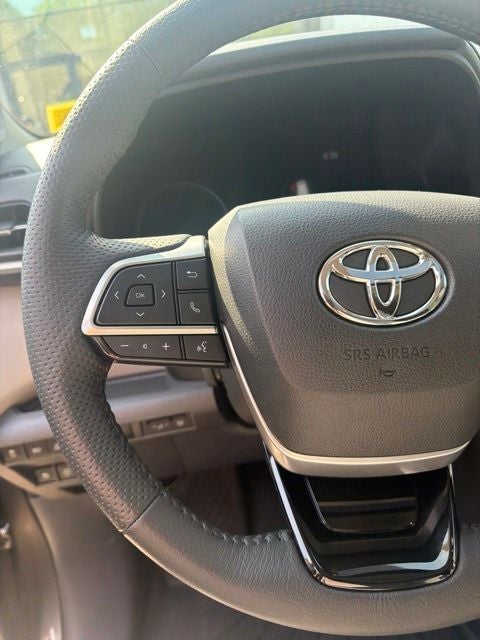 2023 Toyota Sienna Limited 7 Passenger