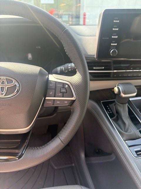 2023 Toyota Sienna Limited 7 Passenger