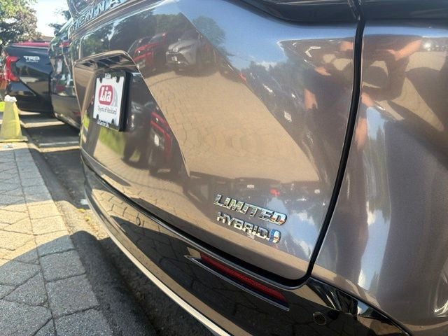 2023 Toyota Sienna Limited 7 Passenger