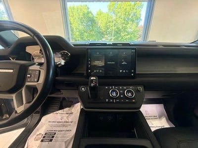 2022 Land Rover Defender 110 SE