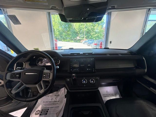 2022 Land Rover Defender 110 SE