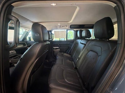 2022 Land Rover Defender 110 SE