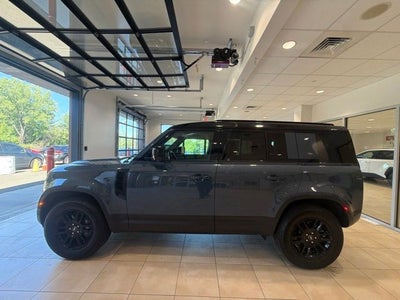 2022 Land Rover Defender 110 SE