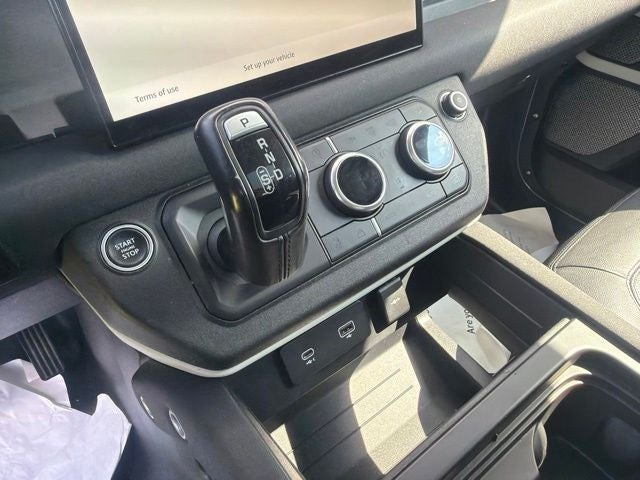 2022 Land Rover Defender 110 SE