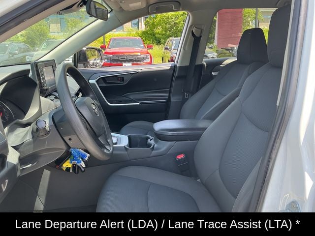 2022 Toyota RAV4 LE