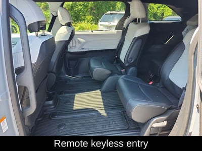 2025 Toyota Sienna XSE 7 Passenger