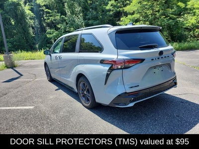 2025 Toyota Sienna XSE 7 Passenger