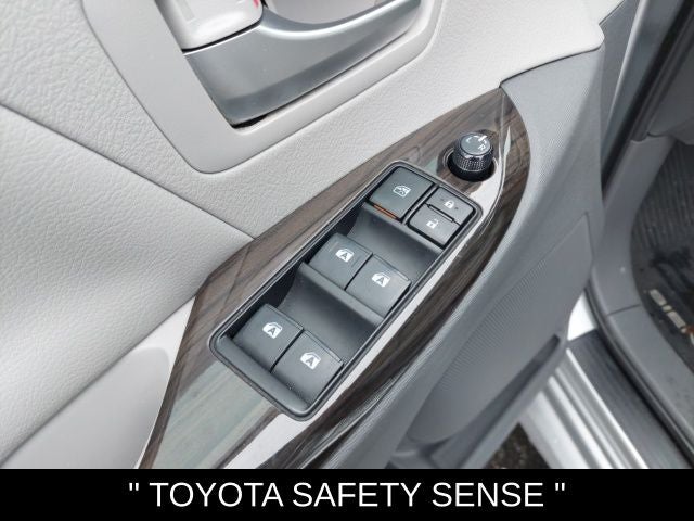 2020 Toyota Sienna XLE 7 Passenger