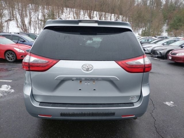 2020 Toyota Sienna XLE 7 Passenger