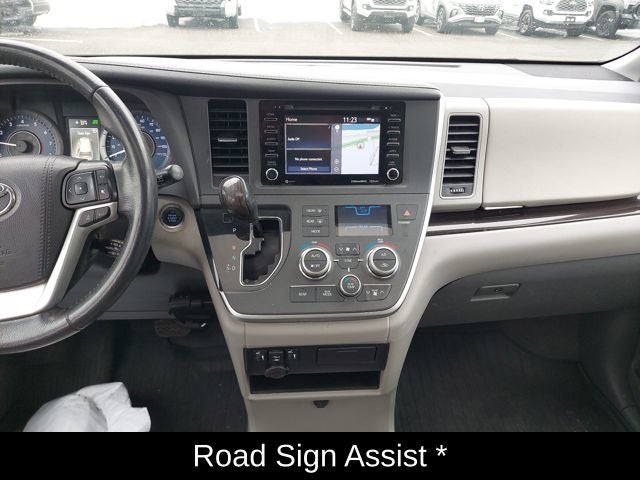 2020 Toyota Sienna XLE 7 Passenger