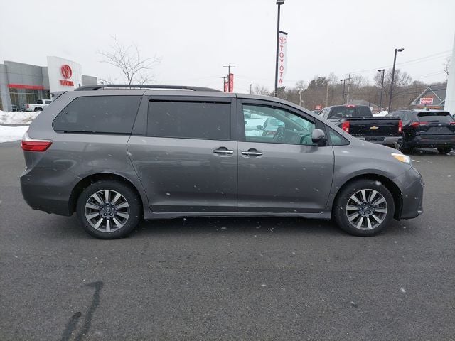 2020 Toyota Sienna XLE 7 Passenger