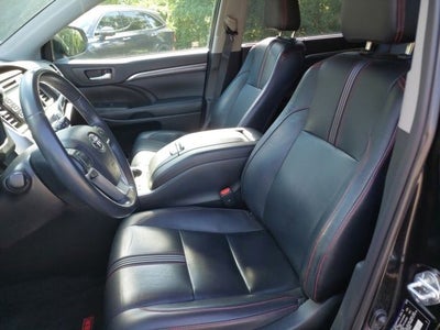 2019 Toyota Highlander SE