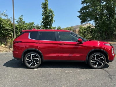 2024 Mitsubishi Outlander SE