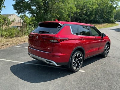 2024 Mitsubishi Outlander SE