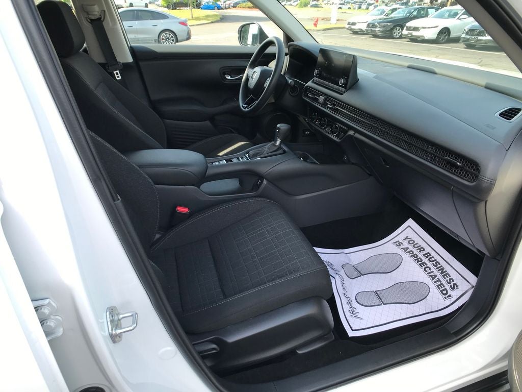 2025 Honda HR-V LX