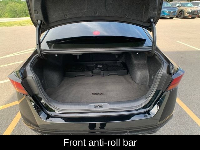 2025 Nissan Altima SR