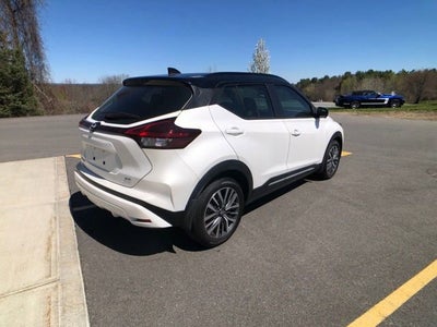 2023 Nissan Kicks SR