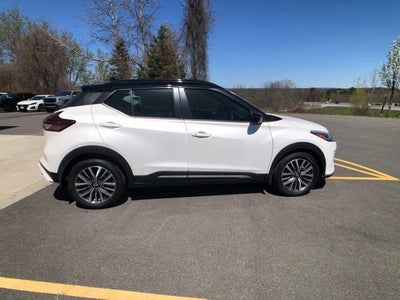 2023 Nissan Kicks SR