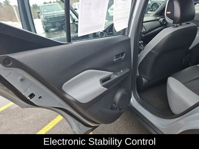 2023 Nissan Kicks SR