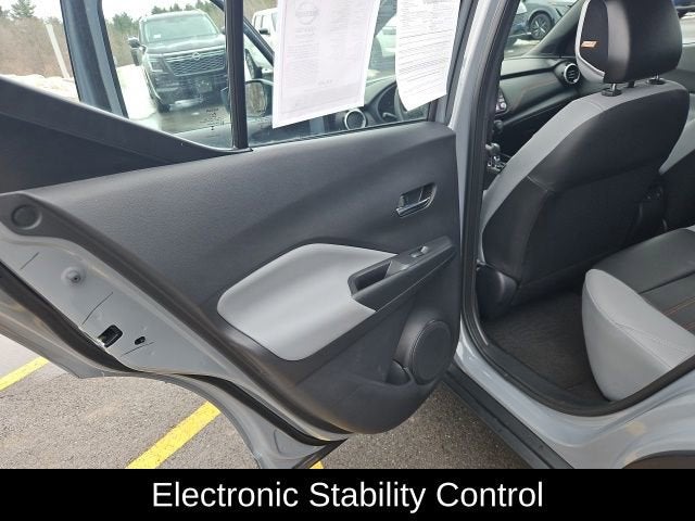 2023 Nissan Kicks SR