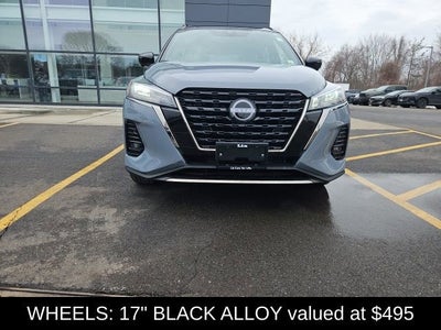 2023 Nissan Kicks SR