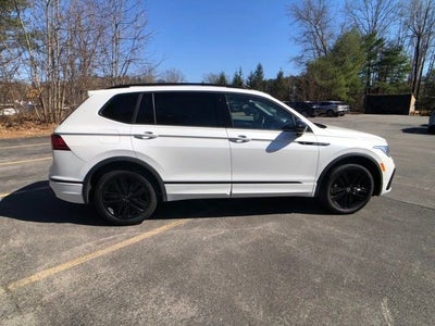 2022 Volkswagen Tiguan SE R-Line Black