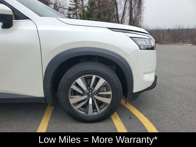 2024 Nissan Pathfinder SL