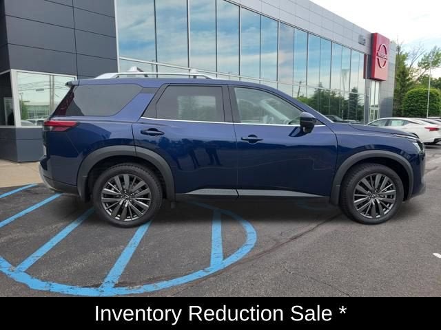 2025 Nissan Pathfinder SL