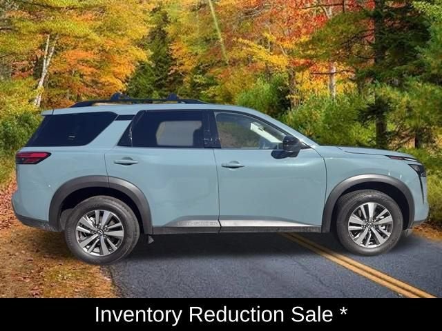 2026 Nissan Pathfinder SL